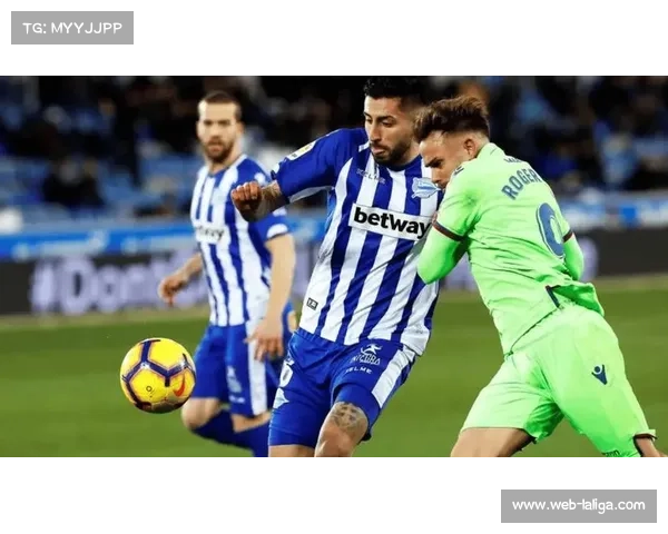 比利亚雷亚尔3-1客胜埃尔切,莫莱罗闪击助球队升至西甲第三 比利亚雷亚尔3-1客胜埃尔切,莫莱罗闪击助球队升至西甲第三