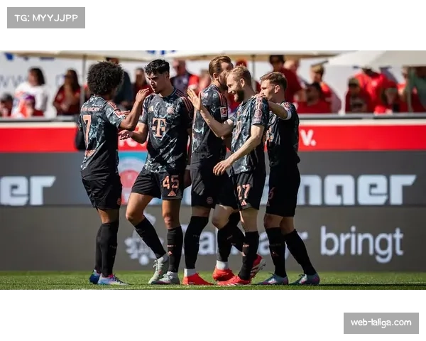 评论：欧冠出局后，拜仁是否应将全部重心转向卫冕德甲？